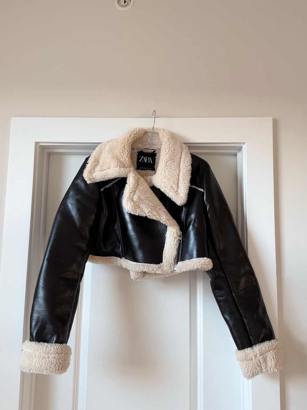 Zara Black Faux-Leather Cropped Jacket with Cream Shearling Aviator coat